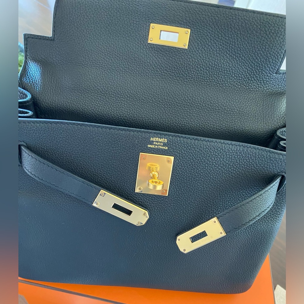 SOLD Hermes Kelly Retourne 28 in Noir Togo Leather with Gold Hardware - Picture 10 of 17